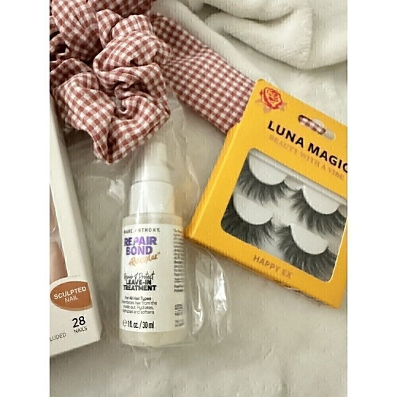 NEW Beauty Hair Lot Hand Cream Gel Nails Eye Lashes Hair Treatment Hair Band - Picture 3 of 4